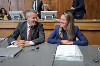 Face au parlement, Stéphane Ganzer et Franziska Biner ont vécu une entrée en matière sensiblement différente